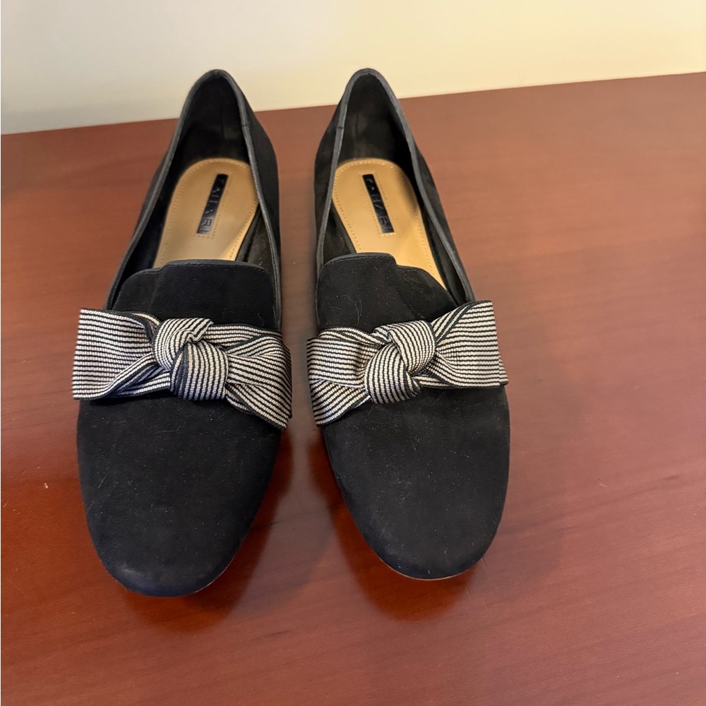 Tahari Flats. Like new